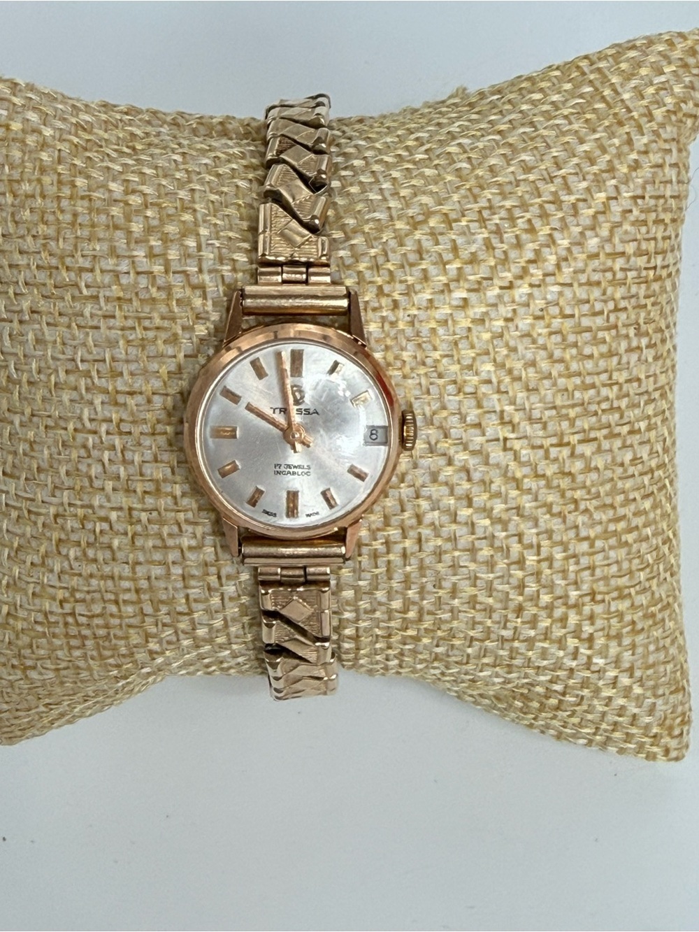 Vintage Tressa 17 jewels small Swiss hand wind up mechanical